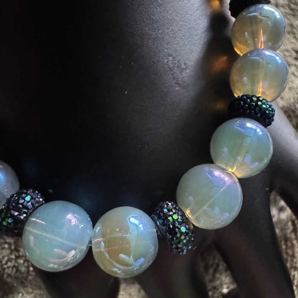Elegant Opalescent Beaded Bracelet